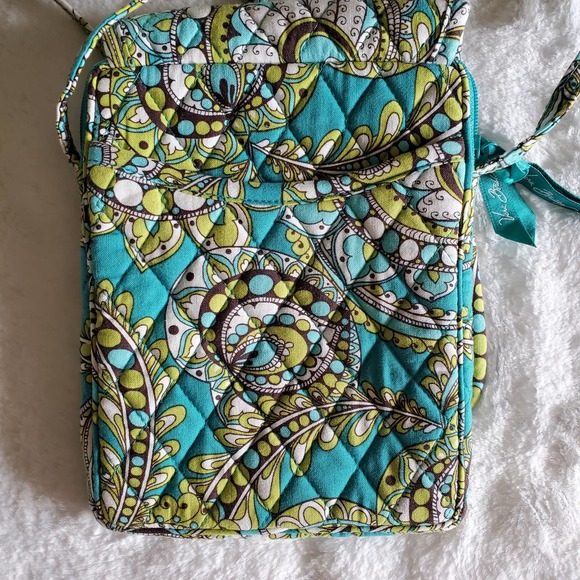 Vera Bradley NWOT Mini Hipster in Peacock - Picture 3 of 5